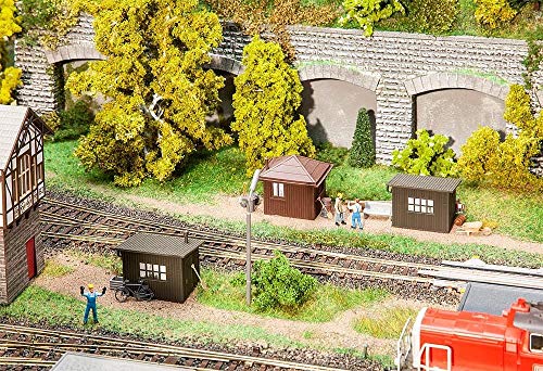 Faller FA120272 Lokführer-Wartehaus, 2 Streckenposten Modellbausatz, Zubehör, Mehrfarbig, One Size von FALLER