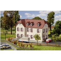 Faller - Zweistöckiges Winkelhaus Faller - Zweistöckiges Winkelhaus von Faller