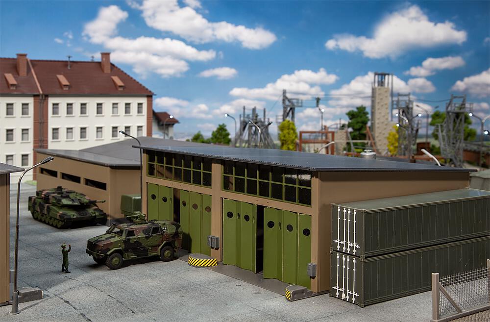 Kleine Reparaturhalle Kleine Reparaturhalle von Faller