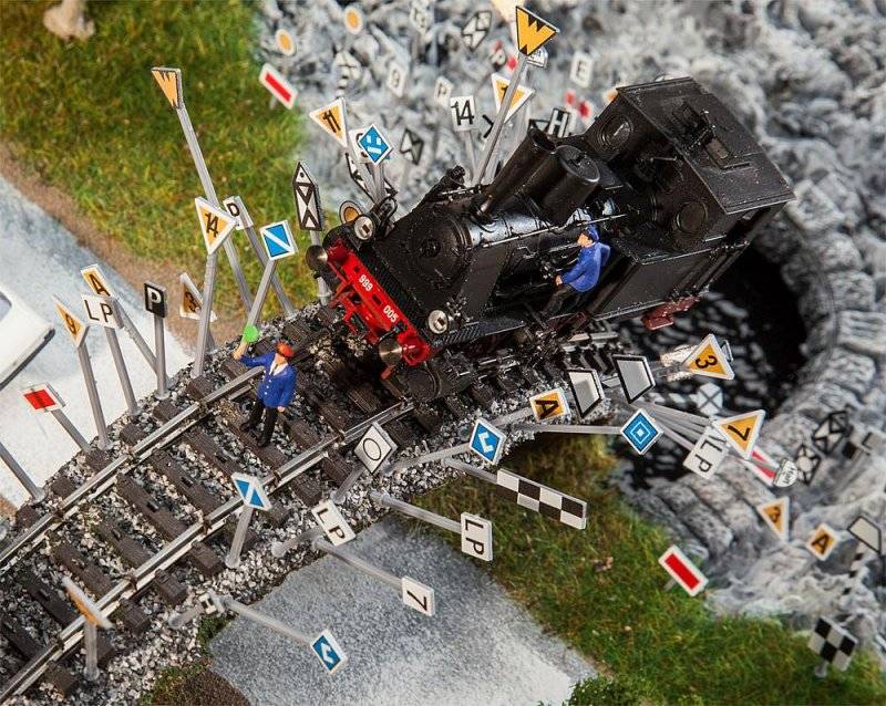 Streckenschilder-Set Streckenschilder-Set von Faller