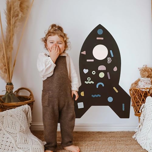 Ferflex - Magnettafel für Kinder Rakete - Wanddekoration mit wiederpositionierbarem magnetischem Klebeband - Wird mit einem Set geometrischer Formen verkauft - 60x92cm Ferflex - Magnettafel für Kinder Rakete - Wanddekoration mit wiederpositionierbarem magnetischem Klebeband - Wird mit einem Set geometrischer Formen verkauft - 60x92cm von Ferflex
