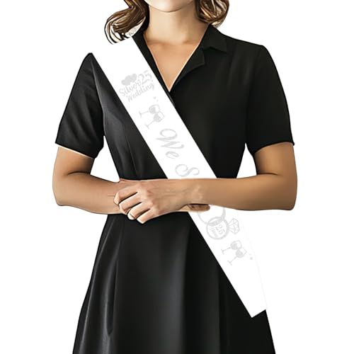 Schärpe zum 25. Hochzeitstag, Party-Dekorationen zum 25. Hochzeitstag, Party-Dekorationen "We Still Do 25 Years", Geschenk zum 25. Hochzeitstag, Gastgeschenke für Prost bis 25 Jahre Schärpe zum 25. Hochzeitstag, Party-Dekorationen zum 25. Hochzeitstag, Party-Dekorationen "We Still Do 25 Years", Geschenk zum 25. Hochzeitstag, Gastgeschenke für Prost bis 25 Jahre von Festiblast