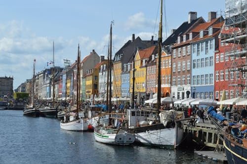 Hafen am Fluss – 2000-teiliges Holzpuzzle – großes Lernspiel, Familienpuzzle für Erwachsene von FiXizy