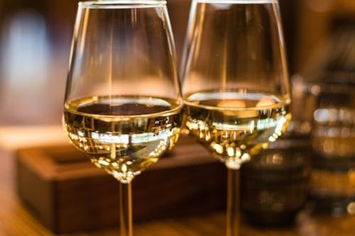 Wein im Weinglas – 500-teiliges Holzpuzzle – hochauflösender Druck aus recycelten Materialien, anspruchsvoller Schwierigkeitsgrad von FiXizy