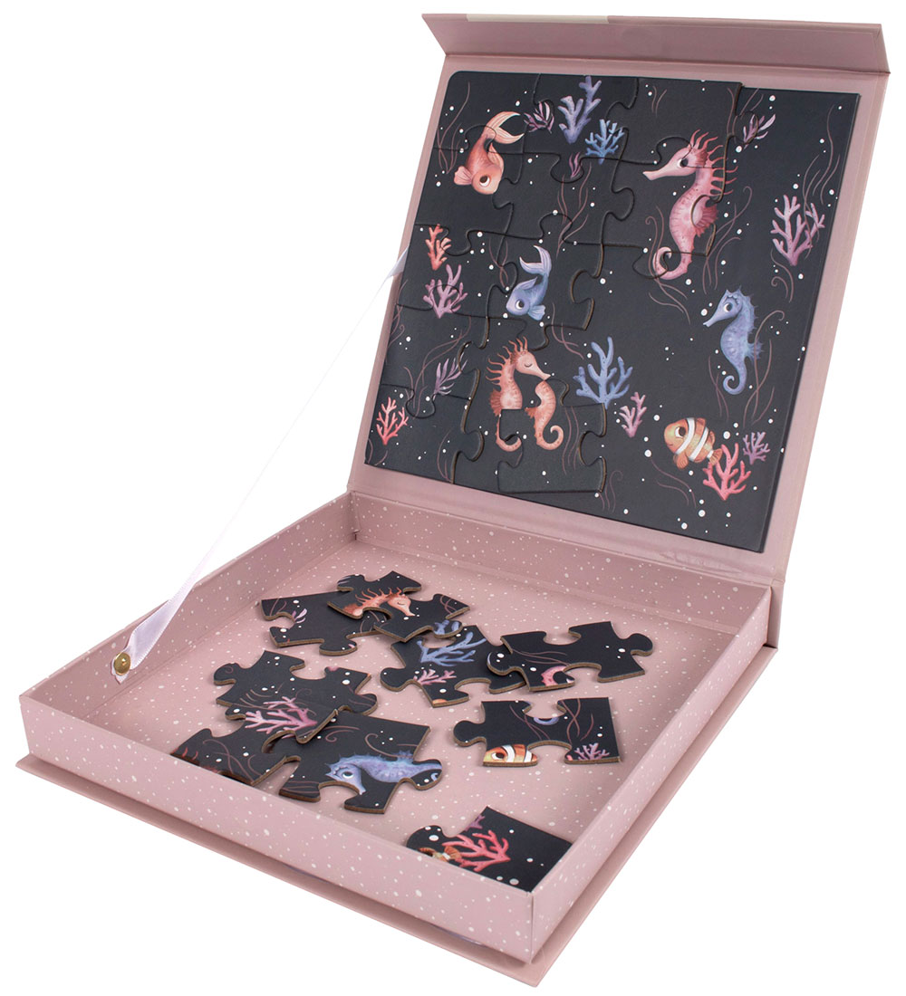 Filibabba Magnetisch Puzzlespiel - 20 Teile - Seepferdchen - Filibabba - One Size - Puzzlespiele Filibabba Magnetisch Puzzlespiel - 20 Teile - Seepferdchen - Filibabba - One Size - Puzzlespiele von Filibabba
