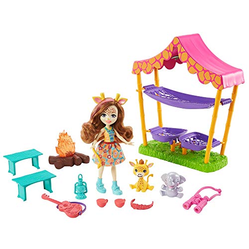 Enchantimals GTM33 - Savannen-Pyjamaparty Spielset mit Griselda Giraffe Puppe (15 cm), 2 Tierfreunden, Zelt und 8 Zubehörteilen, Spielzeug ab 4 Jahren von Enchantimals