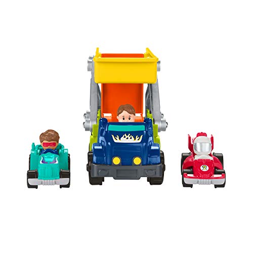 Fisher-Price HBX23 - Little People Ramp 'n Go 2-in-1 Autotransporter Spielset, mit 2 Wheelies Autos und 3 Figuren, Babyspielzeug, für Kinder von 18 Monaten bis 5 Jahren von Fisher-Price