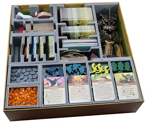 Folded Space Everdell Brettspiel, 12+ Jahre, Modern, Unisex, 1-4 Spieler, 2018, TABLETOP_GAME, Evacore, Effiziente Aufbewahrung, Aufbau-/Clear-Away-Hilfe, Evakore-Material, Montage erforderlich Folded Space Everdell Brettspiel, 12+ Jahre, Modern, Unisex, 1-4 Spieler, 2018, TABLETOP_GAME, Evacore, Effiziente Aufbewahrung, Aufbau-/Clear-Away-Hilfe, Evakore-Material, Montage erforderlich von Folded Space