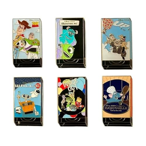 Loungefly Disney Pixar - VHS Tapes - Mystery Enamel Pin - 1 Of 12 To Collect - Blind Purchase - Wall-E - Blind Box - Emaille-Nadeln - Niedliche Brosche Zum Sammeln - Für Rucksäcke & Taschen Loungefly Disney Pixar - VHS Tapes - Mystery Enamel Pin - 1 Of 12 To Collect - Blind Purchase - Wall-E - Blind Box - Emaille-Nadeln - Niedliche Brosche Zum Sammeln - Für Rucksäcke & Taschen von Funko