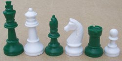 G+K Kunststofftechnik UG Schachfiguren Nr. 45004 Weiss/grün, Königshöhe 93 mm, mit Filzsockel, Staunton Form G+K Kunststofftechnik UG Schachfiguren Nr. 45004 Weiss/grün, Königshöhe 93 mm, mit Filzsockel, Staunton Form von G+K Kunststofftechnik UG