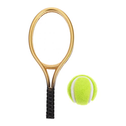 GALPADA 1 Satz Miniatur Tennisracket und Ball Dekoratives Zubehör für Puppenhäuser Foto Requisiten Sicheres und Material für Regale und Fensterbänke GALPADA 1 Satz Miniatur Tennisracket und Ball Dekoratives Zubehör für Puppenhäuser Foto Requisiten Sicheres und Material für Regale und Fensterbänke von GALPADA
