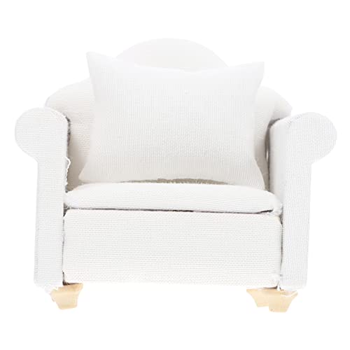 GARVALON Miniatur Puppenhaus Sofa Weiß mit Kissen Europäischer Stil Mini Wohnzimmer Möbel aus Holz und Baumwolle Langlebiges Modell für Puppenhaus Dekoration und DIY GARVALON Miniatur Puppenhaus Sofa Weiß mit Kissen Europäischer Stil Mini Wohnzimmer Möbel aus Holz und Baumwolle Langlebiges Modell für Puppenhaus Dekoration und DIY von GARVALON