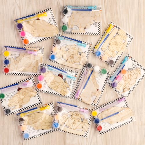 GEECOZYLIFE Dankeschön-Geschenke für Kinder – Rennwagen-Partygeschenke – 12-teiliges Auto-Partyzubehör – Holz-Malset mit Blasen-Zauberstab – Geburtstagsgeschenk für Jungen und Mädchen von GEECOZYLIFE