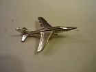 Giftsforall Anstecknadel mit Dassault Dornier Alpha Jet c102 Flugzeug-Düsenflugzeug aus massivem englischen Zinn Giftsforall Anstecknadel mit Dassault Dornier Alpha Jet c102 Flugzeug-Düsenflugzeug aus massivem englischen Zinn von GIFTSFORALL