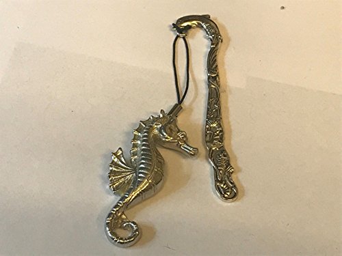 Große Seepferdchen Größe 2,7 cm x 5.1 cm tg234 aus feinem englischen Zinn auf einem Dolphin Lesezeichen geschrieben von uns Geschenke für alle 2016 von Derbyshire UK Große Seepferdchen Größe 2,7 cm x 5.1 cm tg234 aus feinem englischen Zinn auf einem Dolphin Lesezeichen geschrieben von uns Geschenke für alle 2016 von Derbyshire UK von GIFTSFORALL