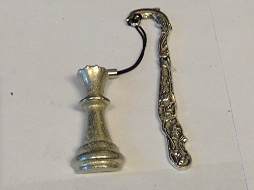 Schachfigur Queen GT24, 1,6 cm x 4 cm, aus feinem englischen Zinn auf einem Delfin-Lesezeichen, von US Gifts for All 2016 aus Derbyshire UK Schachfigur Queen GT24, 1,6 cm x 4 cm, aus feinem englischen Zinn auf einem Delfin-Lesezeichen, von US Gifts for All 2016 aus Derbyshire UK von GIFTSFORALL