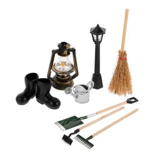 GLSTOY 8Stücke Teiliges Zubehör mit Schaufel Rechen Lampe Wasserkanne Besen Stiefel Realistische Gartendekoration für Interaktives GLSTOY 8Stücke Teiliges Zubehör mit Schaufel Rechen Lampe Wasserkanne Besen Stiefel Realistische Gartendekoration für Interaktives von GLSTOY