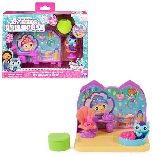 Gabby's Dollhouse Deluxe Room Spielset, Wellness Raum mit Meerkätzchen (engl. MerCat), Möbelstücken und thematischem Zubehör, ab 3 Jahren von Gabby's Dollhouse
