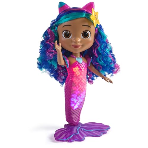 Gabby und das magische Haus Der Film – Gabby Dollhouse – Meerjungfrau-Puppe mit Funktionen 35 cm – 1 Figur und 2 Zubehör – Geräusche & Lichter – Cartoon Spielzeug Puppenhaus – Spielzeug für Kinder ab Gabby und das magische Haus Der Film – Gabby Dollhouse – Meerjungfrau-Puppe mit Funktionen 35 cm – 1 Figur und 2 Zubehör – Geräusche & Lichter – Cartoon Spielzeug Puppenhaus – Spielzeug für Kinder ab von Gabby's Dollhouse