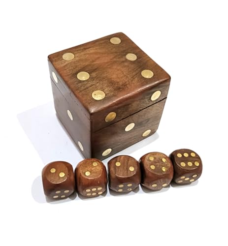 Würfelbox-Set aus Holz mit 5 Würfeln, Messingeinlage, Braun von Ganga Nautical