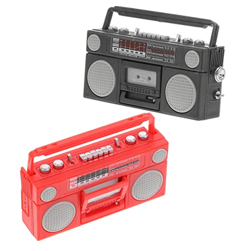 Garneck 2 Stück Retro -Radiomodell Miniatur-Statuenfigur klassisch Miniradio schwarz rot Vintage winzig Mini-Radio-Schmuck Mini-Radio-Modell Miniatur-Radio-Modellbau-Handwerk Plastik Garneck 2 Stück Retro -Radiomodell Miniatur-Statuenfigur klassisch Miniradio schwarz rot Vintage winzig Mini-Radio-Schmuck Mini-Radio-Modell Miniatur-Radio-Modellbau-Handwerk Plastik von Garneck