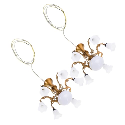Gatuida 2 Stück Miniatur Deckenlampe Goldfarbener Mini Kronleuchter mit Weißem Licht Handgefertigte Miniaturbeleuchtung für Puppenhaus Sandtisch Langlebig und Elegant Gatuida 2 Stück Miniatur Deckenlampe Goldfarbener Mini Kronleuchter mit Weißem Licht Handgefertigte Miniaturbeleuchtung für Puppenhaus Sandtisch Langlebig und Elegant von Gatuida