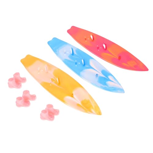 Gatuida 3 Stück Teiliges Mini Surfbrett mit Kunststoff Puppenschuhen Detailreiche Strand Tischdekoration Vielseitige Miniatur Surfbrett Modelle für Puppenszenen Beach Party Deko von Gatuida