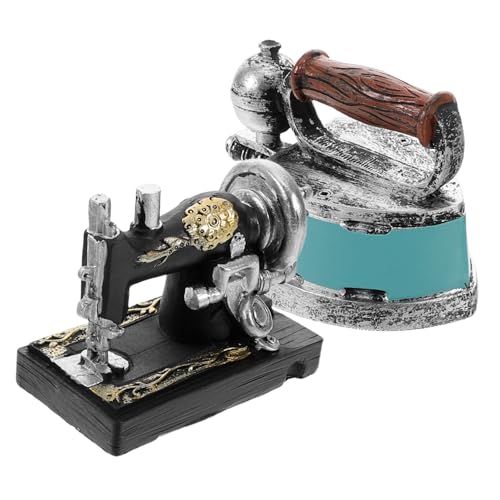 Gatuida Retro Mini Nähmaschine Dekofigur aus Resin Vintage Puppenhaus Zubehör und Fotorequisiten Tragbar und Platzsparend für Sammler und DIY Enthusiasten Nähmaschinen Bügeleisen Gatuida Retro Mini Nähmaschine Dekofigur aus Resin Vintage Puppenhaus Zubehör und Fotorequisiten Tragbar und Platzsparend für Sammler und DIY Enthusiasten Nähmaschinen Bügeleisen von Gatuida