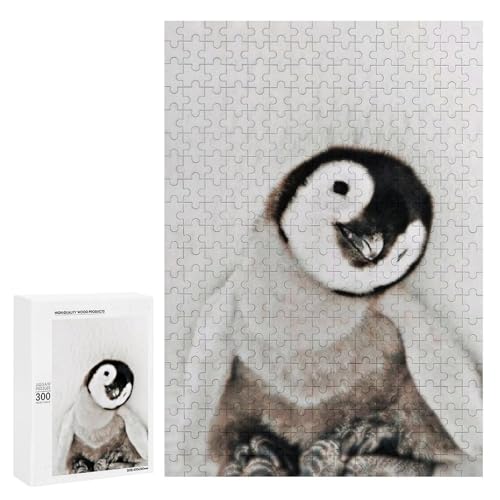Ein niedlicher Baby-Pinguin, der auf dem Eis sitzt. 300 Teile Tier-Puzzle, klassisches Holzpuzzle für Erwachsene Ein niedlicher Baby-Pinguin, der auf dem Eis sitzt. 300 Teile Tier-Puzzle, klassisches Holzpuzzle für Erwachsene von Generisch