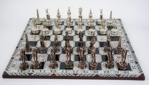 Ein wunderschön gestaltetes, handgefertigtes Schachspiel mit einem alten ägyptischen Thema, das sowohl zum Spielen als auch zum Dekorieren verwendet werden kann – perfekt für Ihre Lieben von Generisch