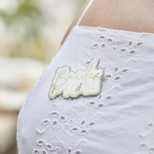 Ginger Ray Bride to Be“-Blumen-Emaille-Silberabzeichen mit weißem und salbeigrünem Aufdruck, 3,3 cm x 5,3 cm, Multicoloured Ginger Ray Bride to Be“-Blumen-Emaille-Silberabzeichen mit weißem und salbeigrünem Aufdruck, 3,3 cm x 5,3 cm, Multicoloured von Ginger Ray
