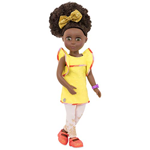 Glitter Girls Puppe Nelly – Bewegliche 36cm Puppe mit Kleidung, Zubehör, Schwarze Haare zum Frisieren – Spielzeug ab 3 Jahren (7 Teile) von Glitter Girls