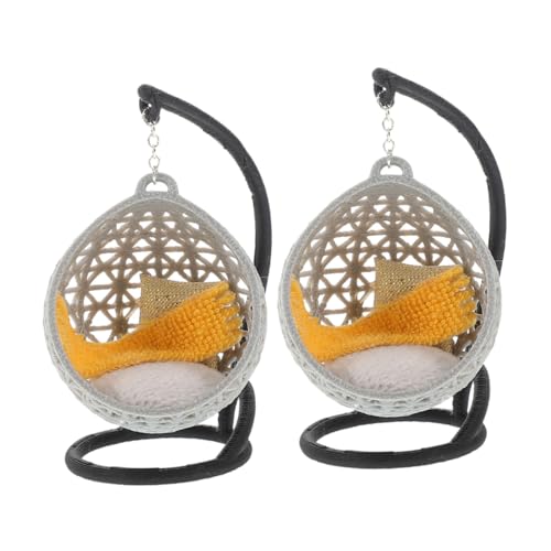 Gogogmee 2 Stück Mini Schaukelstuhl mit Kissen und Decke Miniatur Hängesessel Puppenhaus Möbel Detailreiche Miniaturmöbel für DIY Puppenhaus Dekoration und Sammler Kompakt und Vielseitig Gogogmee 2 Stück Mini Schaukelstuhl mit Kissen und Decke Miniatur Hängesessel Puppenhaus Möbel Detailreiche Miniaturmöbel für DIY Puppenhaus Dekoration und Sammler Kompakt und Vielseitig von Gogogmee