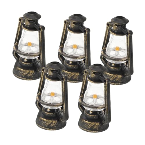 Gogogmee 5 Stück Miniatur Retro Petroleumlampen für Puppenhaus Dekoration Kleine Öllampen mit Vintage Look DIY Landschaftslicht Zubehör für Puppenstuben und Fotografie Requisite Gogogmee 5 Stück Miniatur Retro Petroleumlampen für Puppenhaus Dekoration Kleine Öllampen mit Vintage Look DIY Landschaftslicht Zubehör für Puppenstuben und Fotografie Requisite von Gogogmee