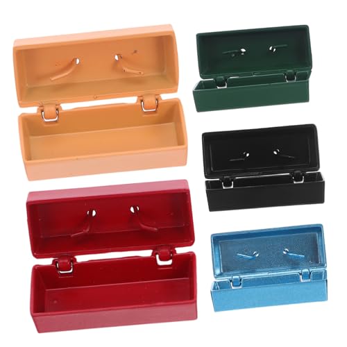 Gogogmee 5 Stück Teiliges Miniatur Werkzeugkoffer Mini Metall Mini-Werkzeugkasten für Puppenhaus Dekoration Kleine Aufbewahrungsbox für Dollhouse Szene Kreatives Zubehör Gogogmee 5 Stück Teiliges Miniatur Werkzeugkoffer Mini Metall Mini-Werkzeugkasten für Puppenhaus Dekoration Kleine Aufbewahrungsbox für Dollhouse Szene Kreatives Zubehör von Gogogmee