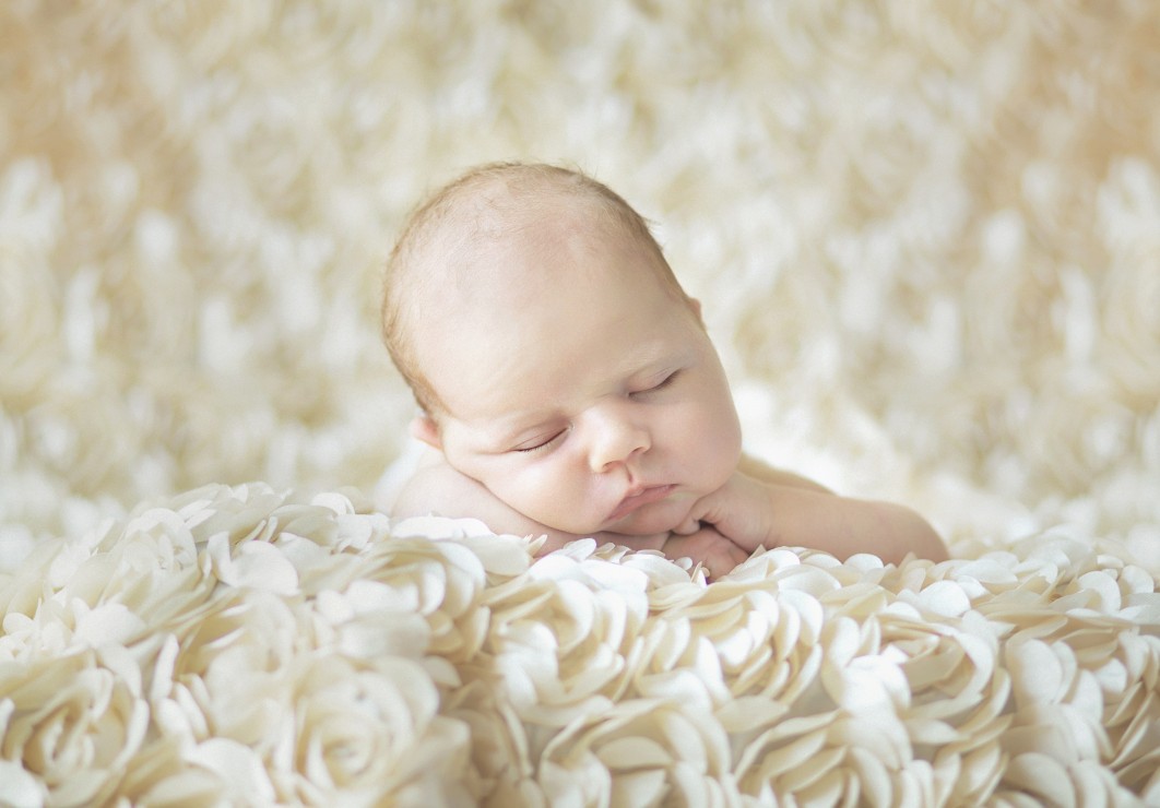 Grafika Kids Konrad Bak: Baby sleeping in the Roses 12 Teile Puzzle Grafika-F-31099 Grafika Kids Konrad Bak: Baby sleeping in the Roses 12 Teile Puzzle Grafika-F-31099 von Grafika Kids