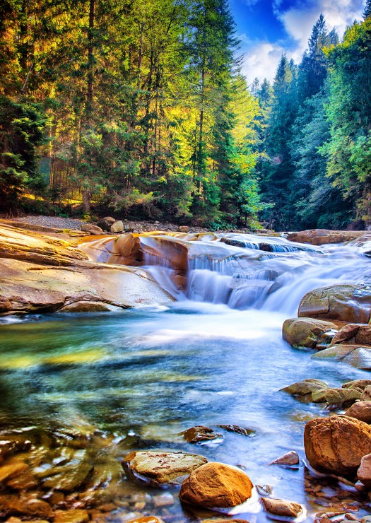 Grafika Schöner Wasserfall im Wald 2000 Teile Puzzle Grafika-F-30090 von Grafika