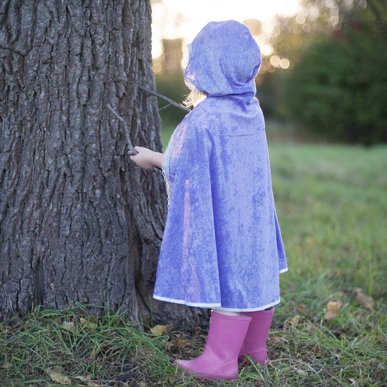 Glitzerprinzessinnen-Cape, Farbe lila Grösse M von Great Pretenders