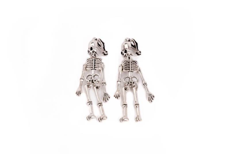 Skelett-Ohrringe in Silber – Gruseliges Accessoire für Halloween von Great Pretenders