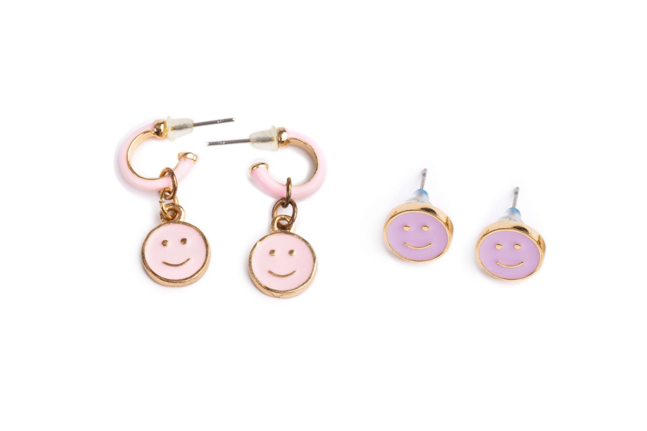 Smiley-Ohrstecker – 2 Paar aus der Boutique-Schmuckkollektion Smiley-Ohrstecker – 2 Paar aus der Boutique-Schmuckkollektion von Great Pretenders