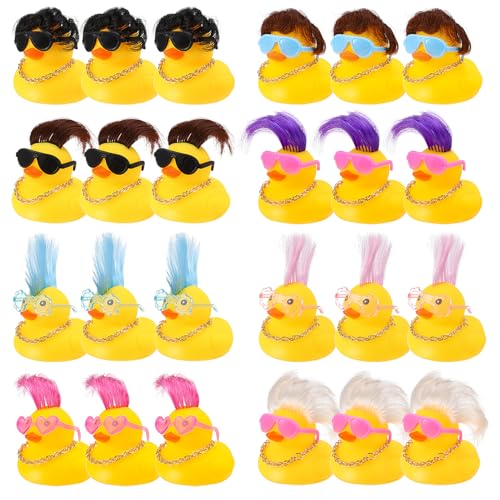 Guiqulai Mini-Gummienten mit Perücke, Halskette und Sonnenbrille, Quietschenten, Badespielzeug, kleine Gummi-Enten, niedliches und lustiges Badewannenspielzeug für Geburtstagsparty, 24 Stück von Guiqulai