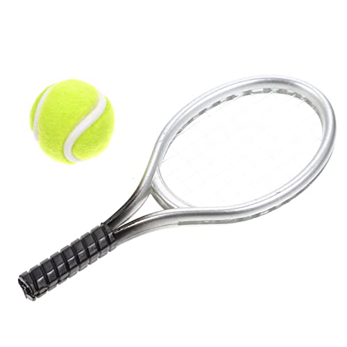 HANABASS 1Satz Mini Tennis für Puppenhaus Dekoratives Mini Tennis Zubehör mit Mini Tennisschläger und Ball Hochwertige Dekoration für Mini Lebendige Details HANABASS 1Satz Mini Tennis für Puppenhaus Dekoratives Mini Tennis Zubehör mit Mini Tennisschläger und Ball Hochwertige Dekoration für Mini Lebendige Details von HANABASS