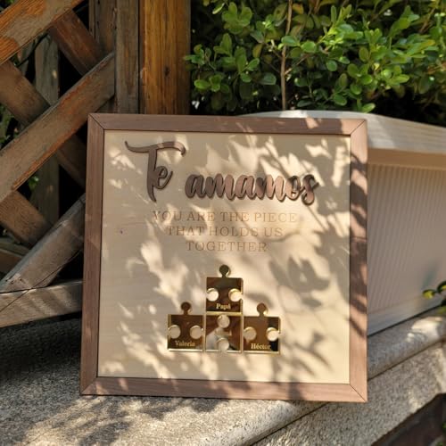Personalisiertes Muttertags-Puzzle-Schild, Benutzerdefinierte Familiennamen, Holzschild, Puzzle, Basteln, Personalisierte Familienmitglieder, Muttertag, Jahrestag, Dekorative Geschenke For Mama(1-3 pu Personalisiertes Muttertags-Puzzle-Schild, Benutzerdefinierte Familiennamen, Holzschild, Puzzle, Basteln, Personalisierte Familienmitglieder, Muttertag, Jahrestag, Dekorative Geschenke For Mama(1-3 pu von HDLOVE