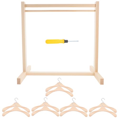 HEMOTON 1 Satz Holz Puppenbekleidungsregal Miniatur Kleiderständer für Puppen mit Antirutsch Haltern Geeignet für Puppenhaus Zubehör und Outfits Elegant und Tragbar HEMOTON 1 Satz Holz Puppenbekleidungsregal Miniatur Kleiderständer für Puppen mit Antirutsch Haltern Geeignet für Puppenhaus Zubehör und Outfits Elegant und Tragbar von HEMOTON
