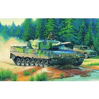 HOBBYBOSS 082401 1:35 Deutscher Leopard 2 A4 Panzer von HOBBY BOSS