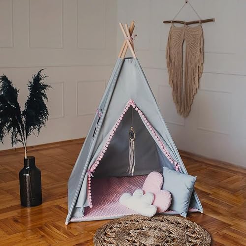 HOMECHIC Kinder Spielzelt Wigwam Lichtgrau/Rosa Pompons Bodenmatte 3 Kissen 110x110x150cm Tipi Teepee Premium Stabilisator HOMECHIC Kinder Spielzelt Wigwam Lichtgrau/Rosa Pompons Bodenmatte 3 Kissen 110x110x150cm Tipi Teepee Premium Stabilisator von HOME CHIC
