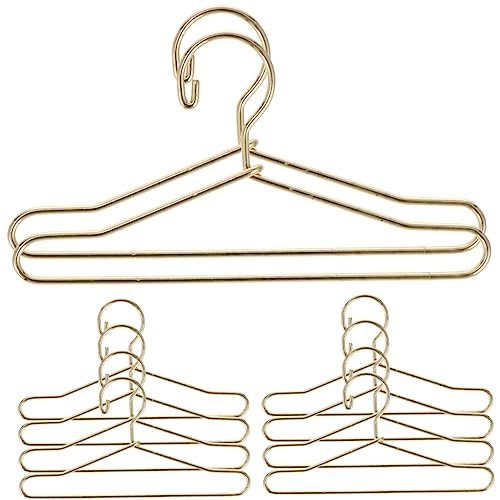 HONITANO 10Stücke Mini Kleiderbügel für Puppen Metall Kleiderständer für Puppenhaus Hochwertige Puppenhausmöbel zur Aufbewahrung von Puppenkleidung Goldene Farbe Perfektes HONITANO 10Stücke Mini Kleiderbügel für Puppen Metall Kleiderständer für Puppenhaus Hochwertige Puppenhausmöbel zur Aufbewahrung von Puppenkleidung Goldene Farbe Perfektes von HONITANO