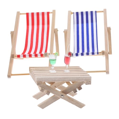 HONITANO Mini Puppenhaus Möbel Miniatur Strand Liegestühle aus Holz mit Streifen Kleiner Tisch und Mini Weingläser für Puppenhaus Kompakt Leicht und Detailreich HONITANO Mini Puppenhaus Möbel Miniatur Strand Liegestühle aus Holz mit Streifen Kleiner Tisch und Mini Weingläser für Puppenhaus Kompakt Leicht und Detailreich von HONITANO