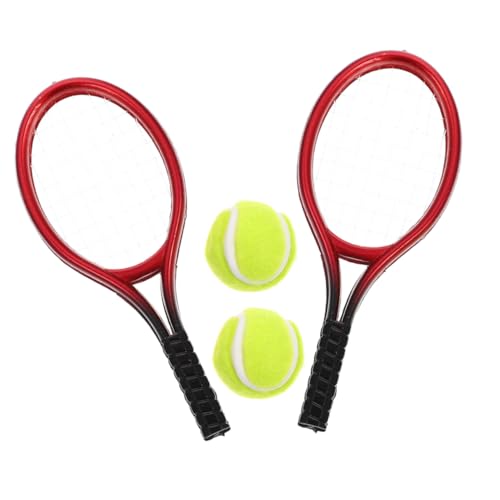 HONMEET 2Sätze Tennisschläger und Bälle für Puppenhaus Realistisches Sportzubehör für Kreative Spielwelten Lehrreiches Zubehör für Dollhouse Dekoration HONMEET 2Sätze Tennisschläger und Bälle für Puppenhaus Realistisches Sportzubehör für Kreative Spielwelten Lehrreiches Zubehör für Dollhouse Dekoration von HONMEET