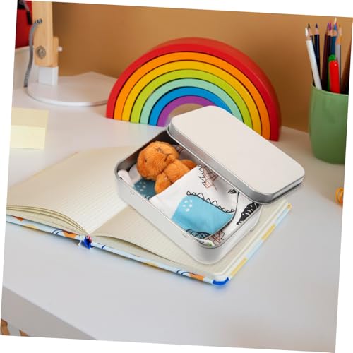 HONMEET Mini Plüschbär mit Braunem in Metallbox Kleines Kuscheltier Ornament für Auto Wohnraum Fotorequisite Leicht und Handlich Geschenk für Freunde und Familie von HONMEET